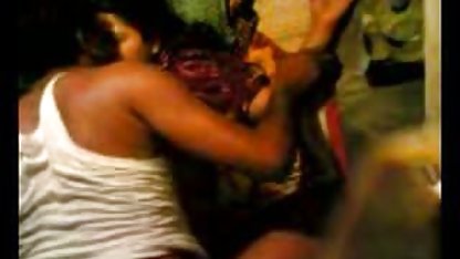 तंग रबर में बछिया ट्रिपल सेक्सी मूवी