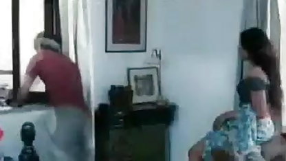 गर्म Mulatka हो जाता है टक्कर लगी है में के सुबह के बाद सेक्सी फिल्म एचडी एक जंगली फिट