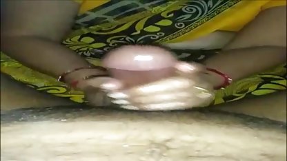 सुंदर बर्फ युवती से पता चलता है नंगे सेक्सी मद्रासी फिल्म आकर्षण