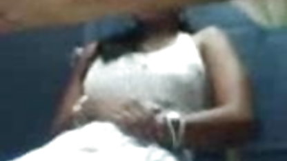 आदमी fucks भूख busty काले बाल इंग्लिश फिल्म सेक्सी इंग्लिश वाली