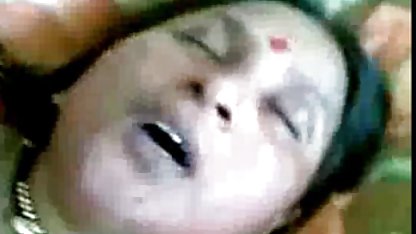 एक हिंदी सेक्सी फिल्म दिखाएं सिगरेट के साथ हाथापाई