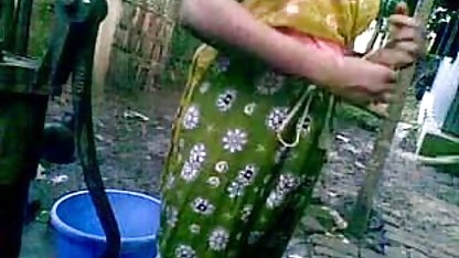 एक क्रिसमस वृक्ष के नीचे सेक्सी हिमपात युवती सेक्सी फिल्म सेक्सी पिक्चर