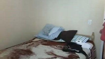 सुनहरे बालों वाली के साथ बड़े स्तनों अकेले masturbates सेक्सी वीडियो की पिक्चर