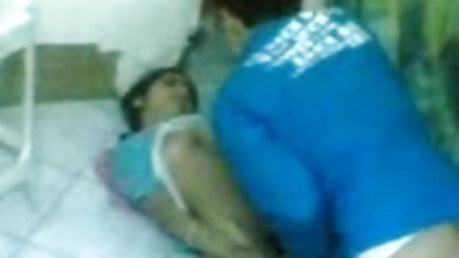 मैस्टर्बेटिंग में सामने के गंदी सेक्सी पिक्चर एक आदमी