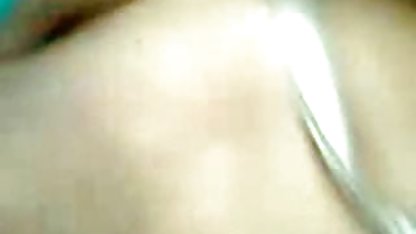 सुंदर मॉडल पिक्चर वीडियो में सेक्सी के साथ भेदी में नाभि सड़क पर bared