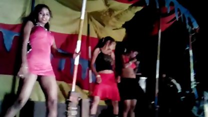 स्ट्रिपटीज़ नग्न हिंदी में फुल सेक्स मूवी में चमड़ा जाँघिया