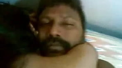 Busty अड़चन सेक्सी बीएफ की फिल्म सवारी पर बड़े काले डिक