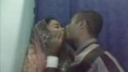 एक गंदे व्यक्ति के काम बट सेक्सी फिल्म के (प्रेमकाव्य की 17 तस्वीरें)