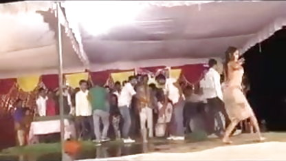 आदमी fucks हेमा मालिनी सेक्सी फिल्म nyashki पर कार्यालय सोफे