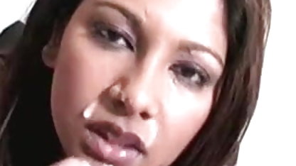 Busty सौंदर्य Lucie पूल क्लीनर द्वारा हिंदी फिल्म सेक्सी एचडी में बहकाया