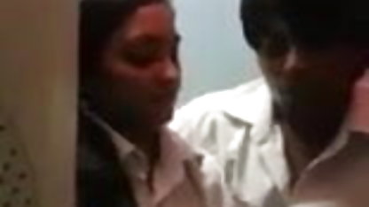 बालकनी पर profurnetting पर शांत सेक्सी फिल्म वाला वीडियो पैर