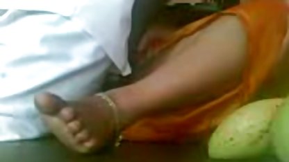 गर्म लैटिना बेब एक आदमी के डिक पर सेक्सी मूवी दिखाओ सेक्सी खेल